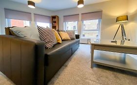 Kelvingrove Art Gallery Flat - Private Parking